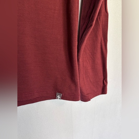 Figs Mock Neck Long Sleeve Wool Shirt in Berry Size Small - Picture 2 of 9